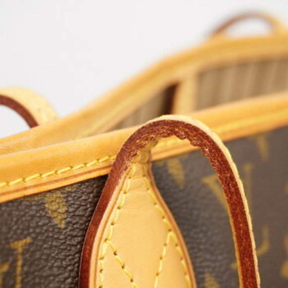 Louis Vuitton Monogram Neverfull MM Tote Bag - Picture 10 of 11